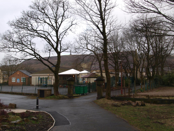 Peel Tower in back ground and St Andrew's School
08- History-01-Monuments-002-Peel Tower
Keywords: 2015
