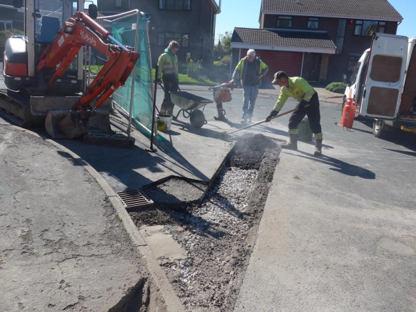 Filling in the channel for new ducting from control cabinet to waste pumps on Alderwood Grove , Edenfield - 27 April
17-Buildings and the Urban Environment-05-Street Scenes-011-Edenfield
Keywords: 2015