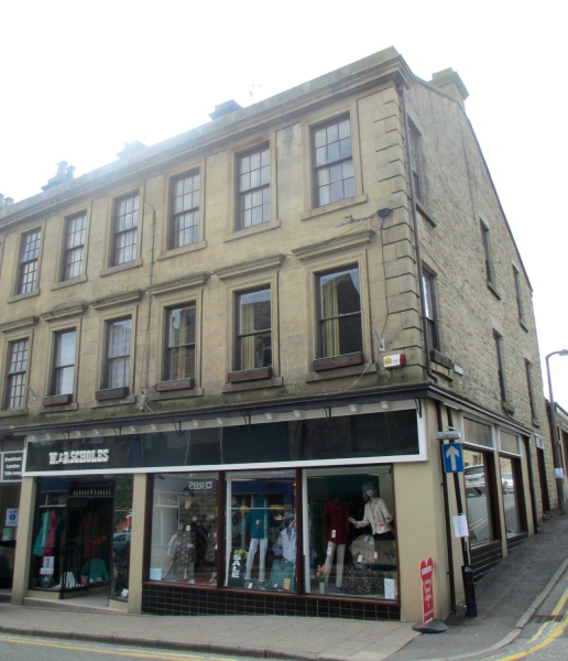 Scholes Fashions on Bridge Street before closure
17-Buildings and the Urban Environment-05-Street Scenes-003-Bridge Street
Keywords: 2015