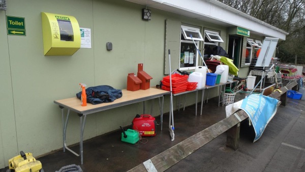 Cleaning up Nuttall Park Base after the Boxing Day floods
14-Leisure-01-Parks and Gardens-001-Nuttall Park General
Keywords: 2015