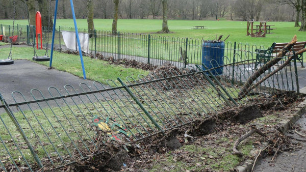 Flood damage in Nuttall Park
14-Leisure-01-Parks and Gardens-001-Nuttall Park General
Keywords: 2015