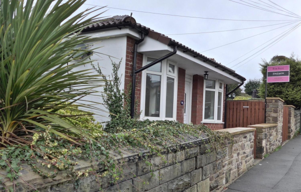28 Bolton Road North, Edenfield converted from the Edenfield Branch Co-op - Oct 16
17-Buildings and the Urban Environment-05-Street Scenes-011-Edenfield
Keywords: 2016