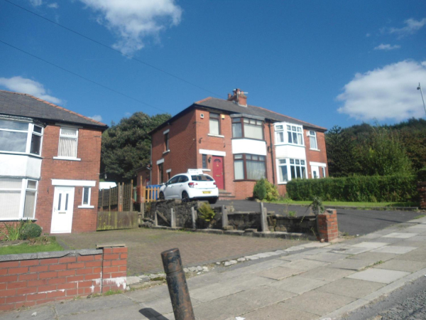 Houses Top of Bury Old Road 
to be catalogued
Keywords: 2016