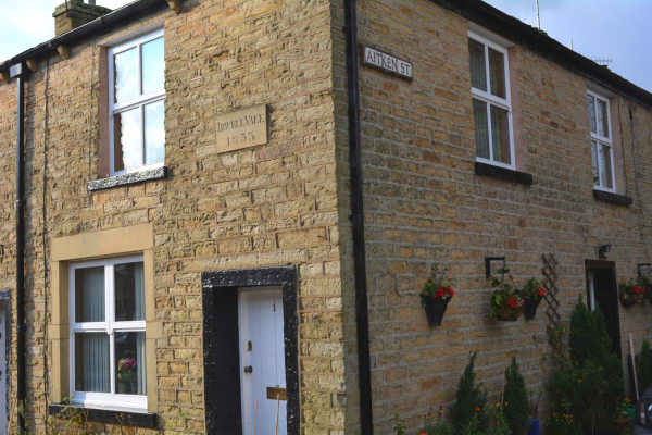 Aitken Street, Irwell Vale with datestone 
to be catalogued
Keywords: 2016