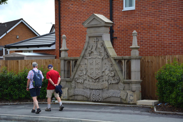 Ramsbottom Cottage Hospital stone relocated
17-Buildings and the Urban Environment-05-Street Scenes-019-Nuttall area
Keywords: 2016