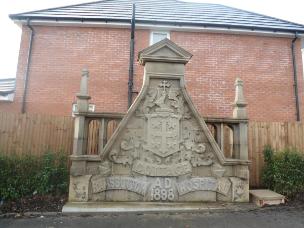 Stone Plinth from Ramsbottom Cottage Hospital
17-Buildings and the Urban Environment-05-Street Scenes-019-Nuttall area
Keywords: 2016