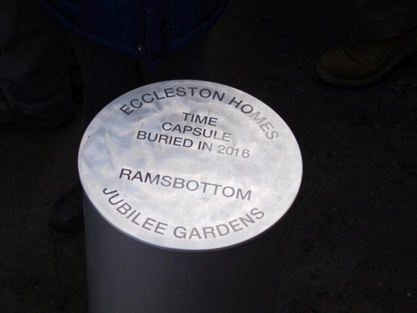 Time Capsule Ramsbottom Cottage Hospital Nuttall Lane
17-Buildings and the Urban Environment-05-Street Scenes-019-Nuttall area
Keywords: 2016
