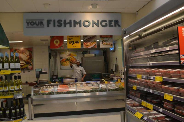 Shopping at Morrsions 
to be catalogued
Keywords: 2016