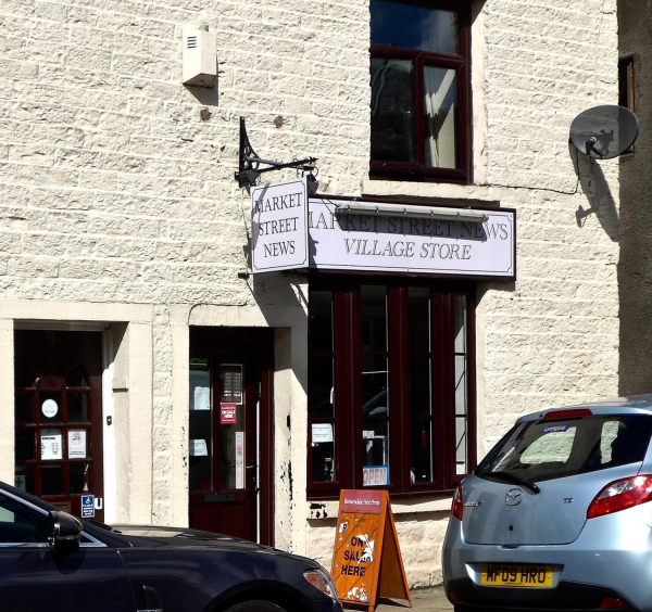 Closure of Market Street News Jun 2016 - Shop front
17-Buildings and the Urban Environment-05-Street Scenes-011-Edenfield
Keywords: 2016