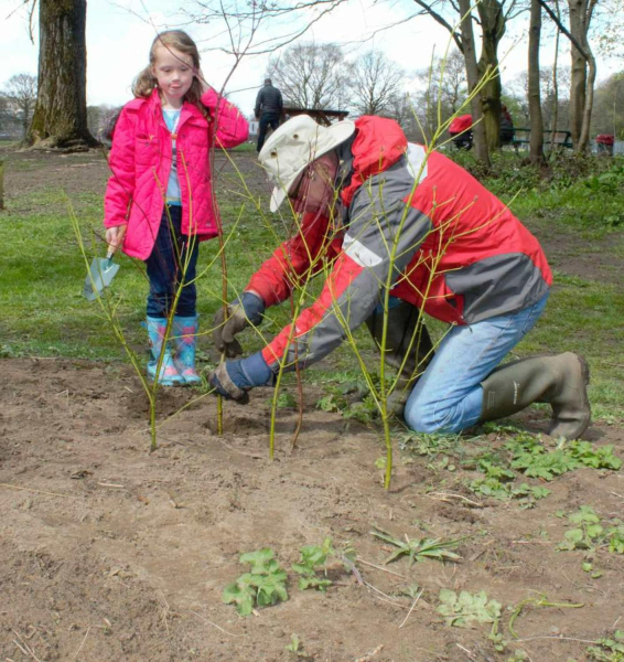 Friends of Nuttall Park Spring Fun Hunt 
14-Leisure-01-Parks and Gardens-001-Nuttall Park General
Keywords: 2016