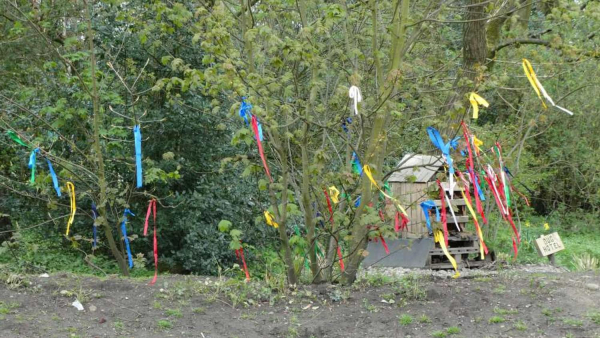 Friends of Nuttall Park Spring Fun Hunt 
14-Leisure-01-Parks and Gardens-001-Nuttall Park General
Keywords: 2016