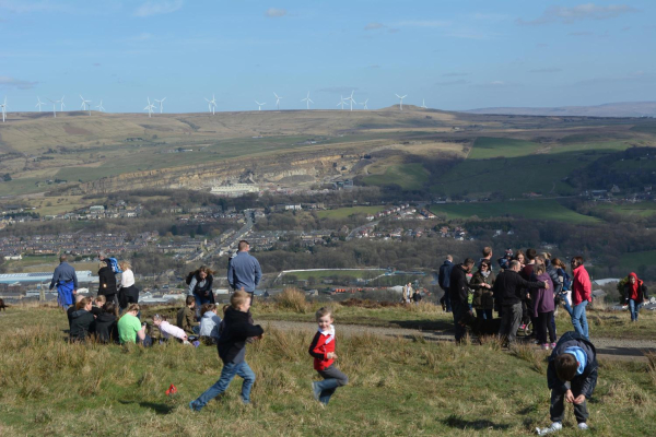 Holcombe Hill on Good Friday
18-Agriculture and the Natural Environment-03-Topography and Landscapes-001-Holcombe Hill
Keywords: 2016