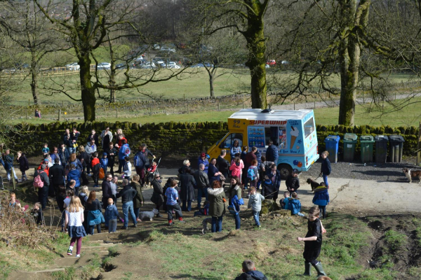 Holcombe Hill on Good Friday
18-Agriculture and the Natural Environment-03-Topography and Landscapes-001-Holcombe Hill
Keywords: 2016