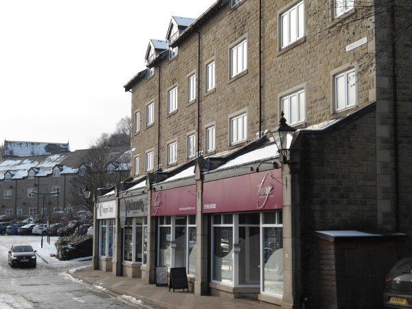 Lounge & Shops Prince Street 
17-Buildings and the Urban Environment-05-Street Scenes-026-Square Street area
Keywords: 2019