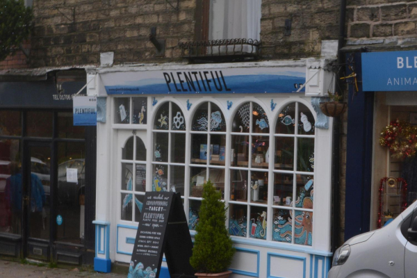 Bridge Street - Plentiful - opened in 2019 having moved from Silver Street
17-Buildings and the Urban Environment-05-Street Scenes-003-Bridge Street
Keywords: 2019