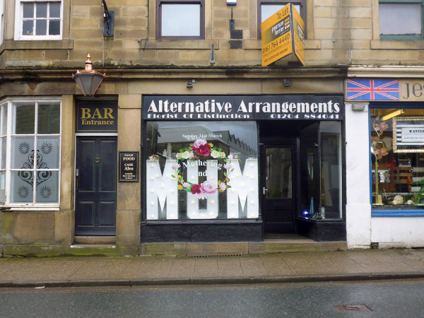 2019 03 17 14.30  Mothering Sunday Bridge St. .JPG
17-Buildings and the Urban Environment-05-Street Scenes-003-Bridge Street
Keywords: 2019