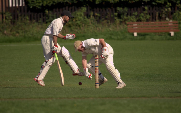  Brooks Bottom Wicket Keeper ? Taken at the club in August.
14-Leisure-02-Sport and Games-006-Cricket
Keywords: 2019