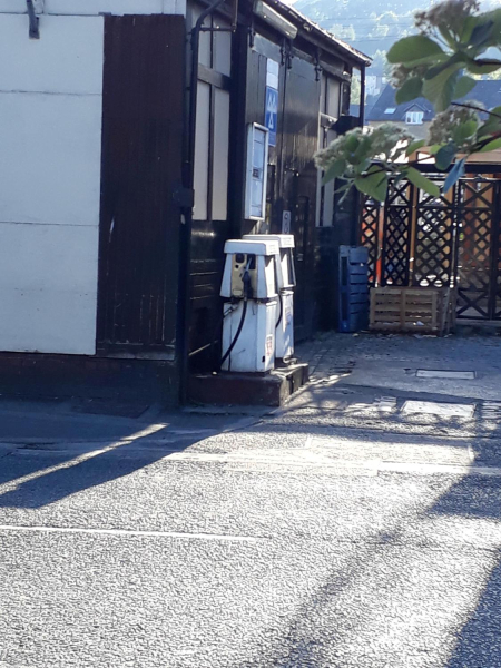 Old Style Petrol Pump Station Garage 
17-Buildings and the Urban Environment-05-Street Scenes-022-Railway Street
Keywords: 2019