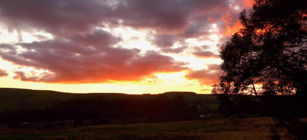 Sunset over Helmshore Tor 
18-Agriculture and the Natural Environment-03-Topography and Landscapes-000-General
Keywords: 2019