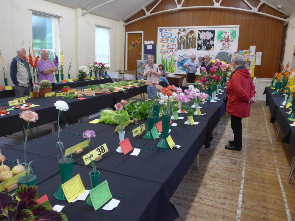 Edenfield & District Autumn Horticultural Show. Councillor Ann Cheetham presents trophies
14-Leisure-04-Events-000-General
Keywords: 2019
