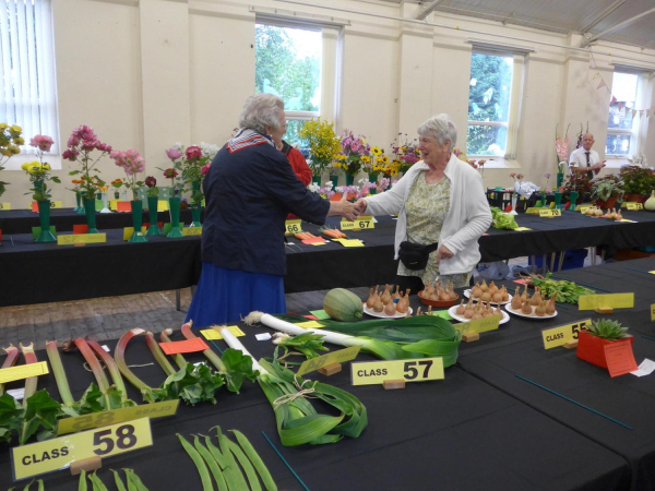 Edenfield & District Autumn Horticultural Show. Councillor Ann Cheetham presents trophies
14-Leisure-04-Events-000-General
Keywords: 2019