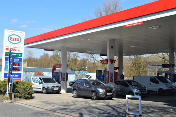 refurbished Esso garage on Stubbins Lane
17-Buildings and the Urban Environment-05-Street Scenes-027-Stubbins Lane and Stubbins area
Keywords: 2019