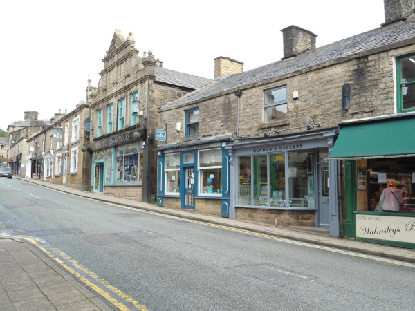 Buildings on Bridge Street looking towards Market Place
17-Buildings and the Urban Environment-05-Street Scenes-003-Bridge Street
Keywords: 2020