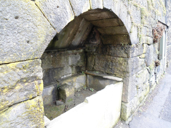 Horse trough in Holcombe Village 
17-Buildings and the Urban Environment-05-Street Scenes-014-Holcombe Village
Keywords: 2020