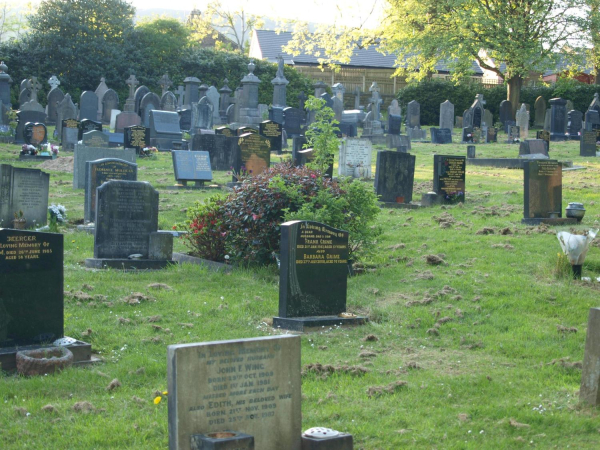 Ramsbottom Cemetery
17-Buildings and the Urban Environment-05-Street Scenes-007-Cemetery Road
Keywords: 2020