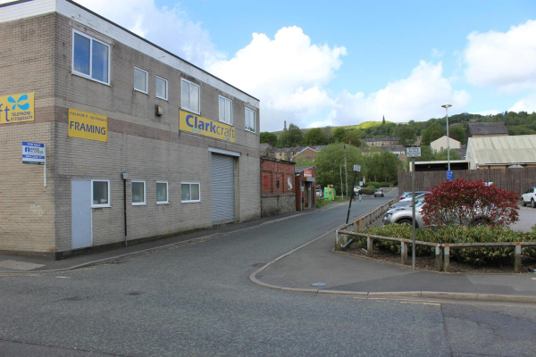 Clarkcraft & Ramsbottom Metalwork 
17-Buildings and the Urban Environment-05-Street Scenes-022-Railway Street
Keywords: 2022