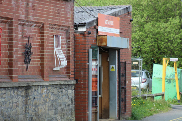 Ramsbottom Metalwork 
17-Buildings and the Urban Environment-05-Street Scenes-022-Railway Street
Keywords: 2022