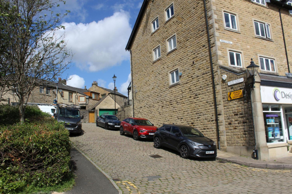 Cobbled Road upside of Draba Street/Draba Brow 
17-Buildings and the Urban Environment-05-Street Scenes-030-Union Street supermarket area
Keywords: 2022