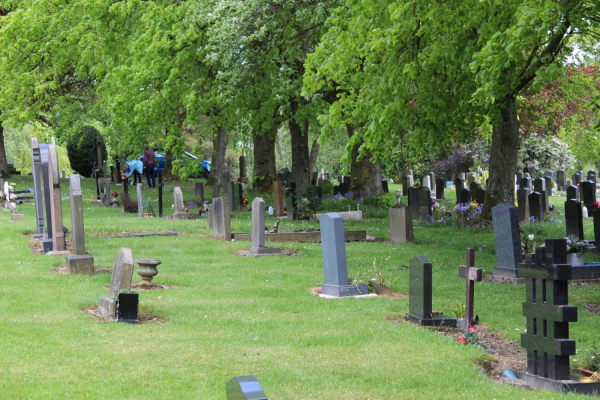 Ramsbottom Cemetery
17-Buildings and the Urban Environment-05-Street Scenes-007-Cemetery Road
Keywords: 2022