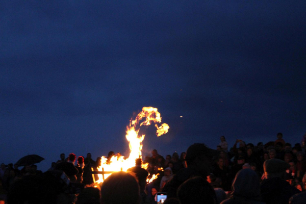 Queen Elizabeth II Platinum Jubilee Celebrations on Holcombe Hill lighting a beacon 
18-Agriculture and the Natural Environment-03-Topography and Landscapes-001-Holcombe Hill
Keywords: 2022