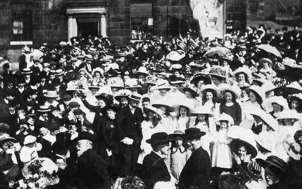 Whit walks in Market Place for hymn singing. early 1920's Added in 1997 a photo of gathering in Market Square. Date could late 19th C,early 20C.Occasion? Note Hampsons & Ramsbottom Lane
06-Religion-03-Churches Together-001-Whit Walks
Keywords: 1925