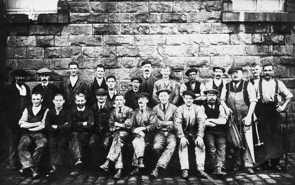 c.1910. Workmen of Rams Paper Mill [taken at Mill] 
09-People and Family-02-People-000-General
Keywords: 1945