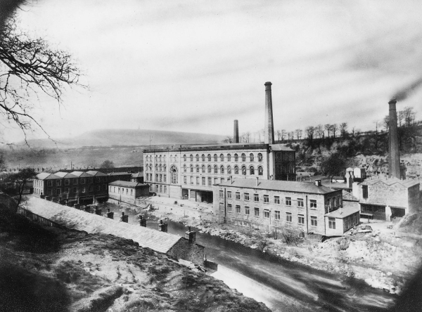 Joshua Hoyles Mill Brooksbottom Summerseat 1900 
17-Buildings and the Urban Environment-05-Street Scenes-028-Summerseat Area
Keywords: 1945