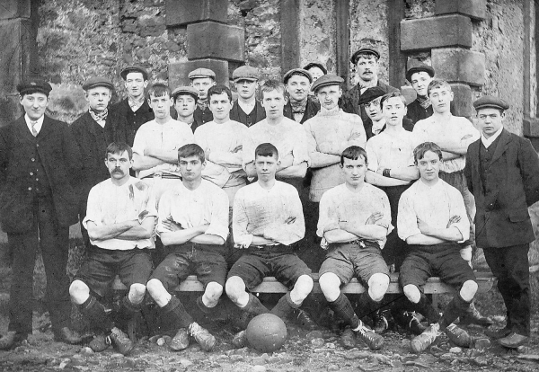 [Grants] Tower City ootball team 1908-9.(Names are in Around Ramsbottom p121
14-Leisure-02-Sport and Games-008-Football
Keywords: 1945