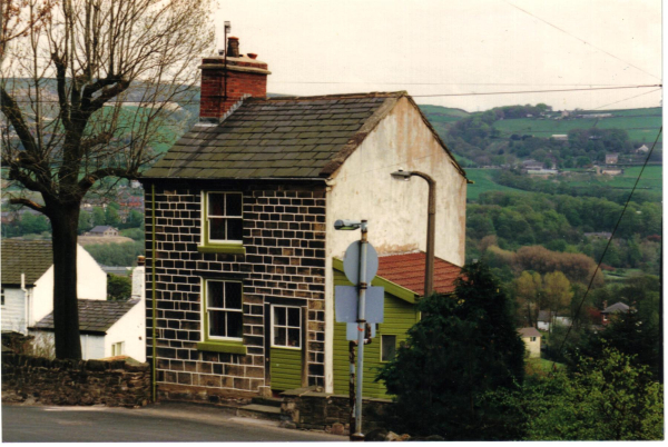 House on Tanners Street - bottom of the Rake
17-Buildings and the Urban Environment-05-Street Scenes-006-Carr Street and Tanners area
Keywords: 1987