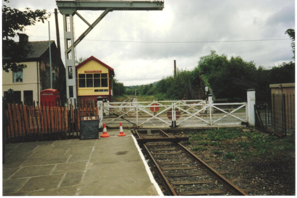 Level crossing in August 
16-Transport-03-Trains and Railways-000-General
Keywords: 1987