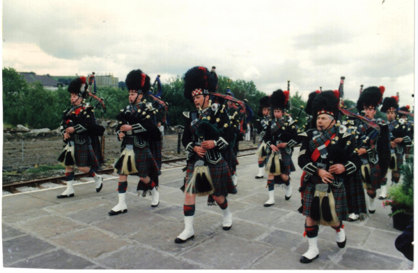 Scottish Pipe Band on station 
14-Leisure-04-Events-007-Return of Steam 1987
Keywords: 1987
