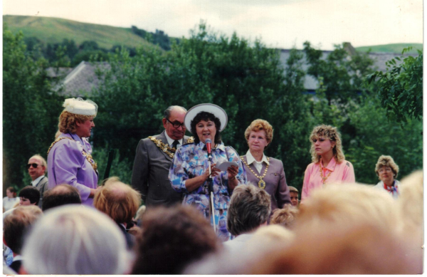 First day of steam speeches
14-Leisure-04-Events-007-Return of Steam 1987
Keywords: 1987