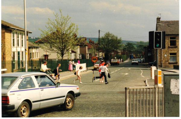 Lollipop lady - Dundee Lane 
17-Buildings and the Urban Environment-05-Street Scenes-010-Dundee Lane
Keywords: 1987