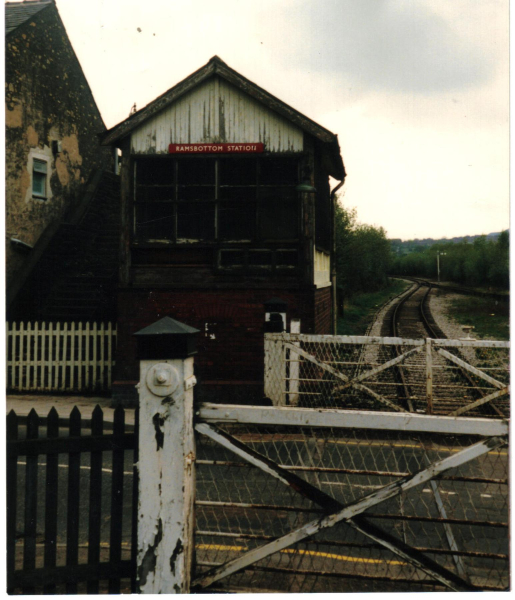 Signal box  prior to renovation 
16-Transport-03-Trains and Railways-000-General
Keywords: 1987