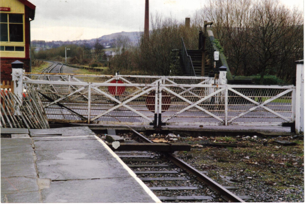 Level crossing before accident 
16-Transport-03-Trains and Railways-000-General
Keywords: 1988