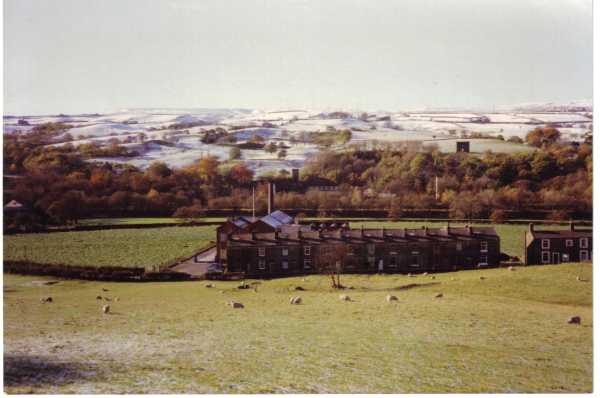 Snow at Stubbins
17-Buildings and the Urban Environment-05-Street Scenes-027-Stubbins Lane and Stubbins area
Keywords: 1988