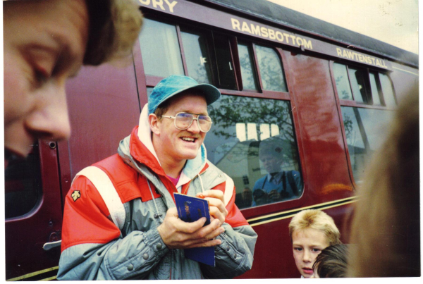 Eddie Edwards at Ramsbottom  Station 
16-Transport-03-Trains and Railways-000-General
Keywords: 1989