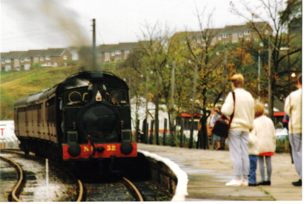 Train arriving at Ramsbottom
16-Transport-03-Trains and Railways-000-General
Keywords: 1989