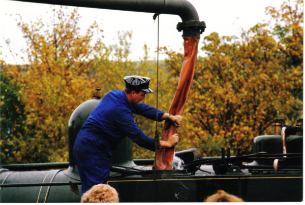 Filling the train with water
16-Transport-03-Trains and Railways-000-General
Keywords: 1989