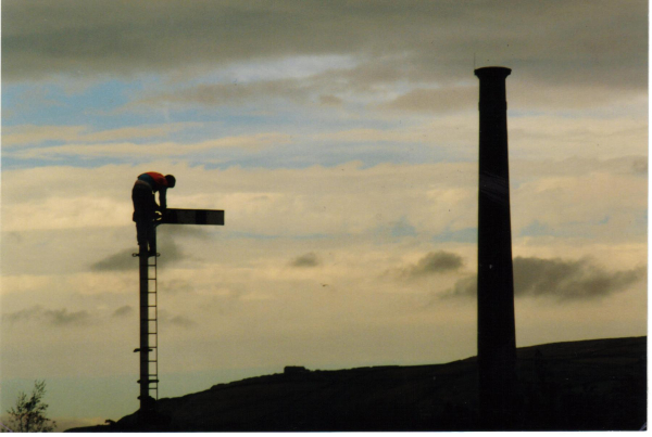 Railway worker checking a signal 
16-Transport-03-Trains and Railways-000-General
Keywords: 1989